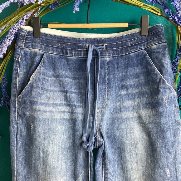Democracy size 2, lightly distressed joggers more like a 4 - Picture 4 of 7